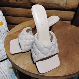 Fashion Nova Los Angeles Elegant Cream Quilted Women's Mules